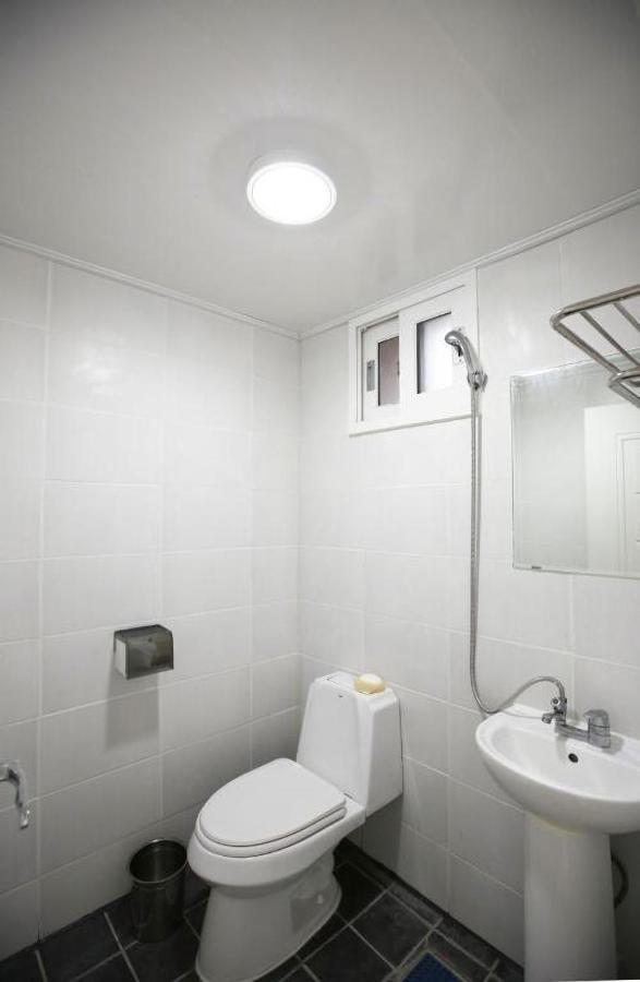Ian Guesthouse Чечжу Екстер'єр фото